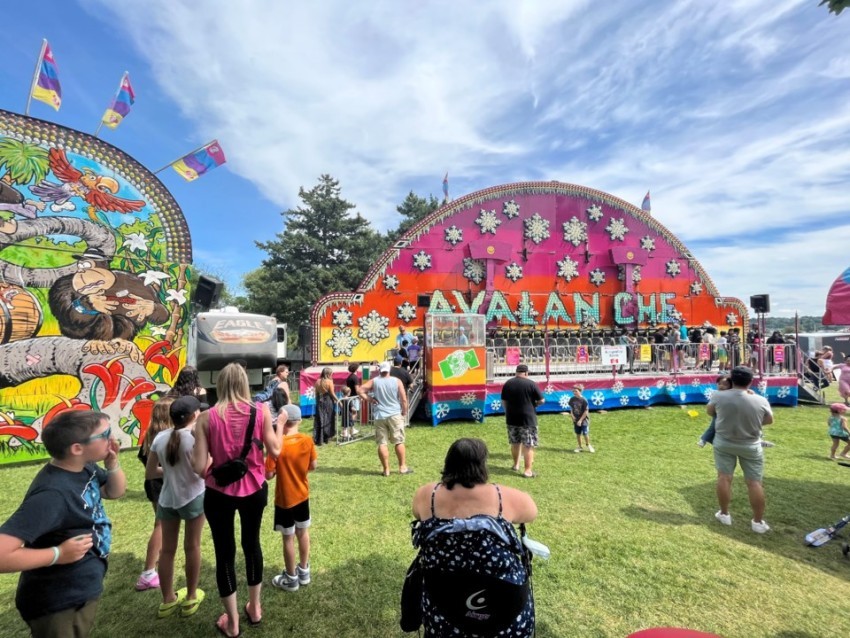 https://festivalsandeventsontario.com/index.php?option=com_jomcomdev&format=raw&task=ajax.image&pr=dz04NTAmYWM9NC8z&hash=a6a635&dir=po&src=538-Kempenfest_Barrie.jpeg