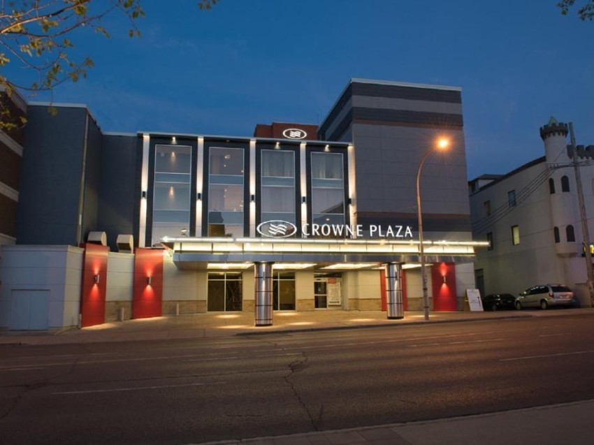 Crown Plaza Waterloo.jpeg