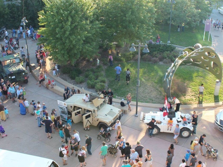 https://festivalsandeventsontario.com/index.php?option=com_jomcomdev&format=raw&task=ajax.image&pr=dz04NTAmYWM9NC8z&hash=d9ea67&dir=md&src=1086-SB-3.jpg